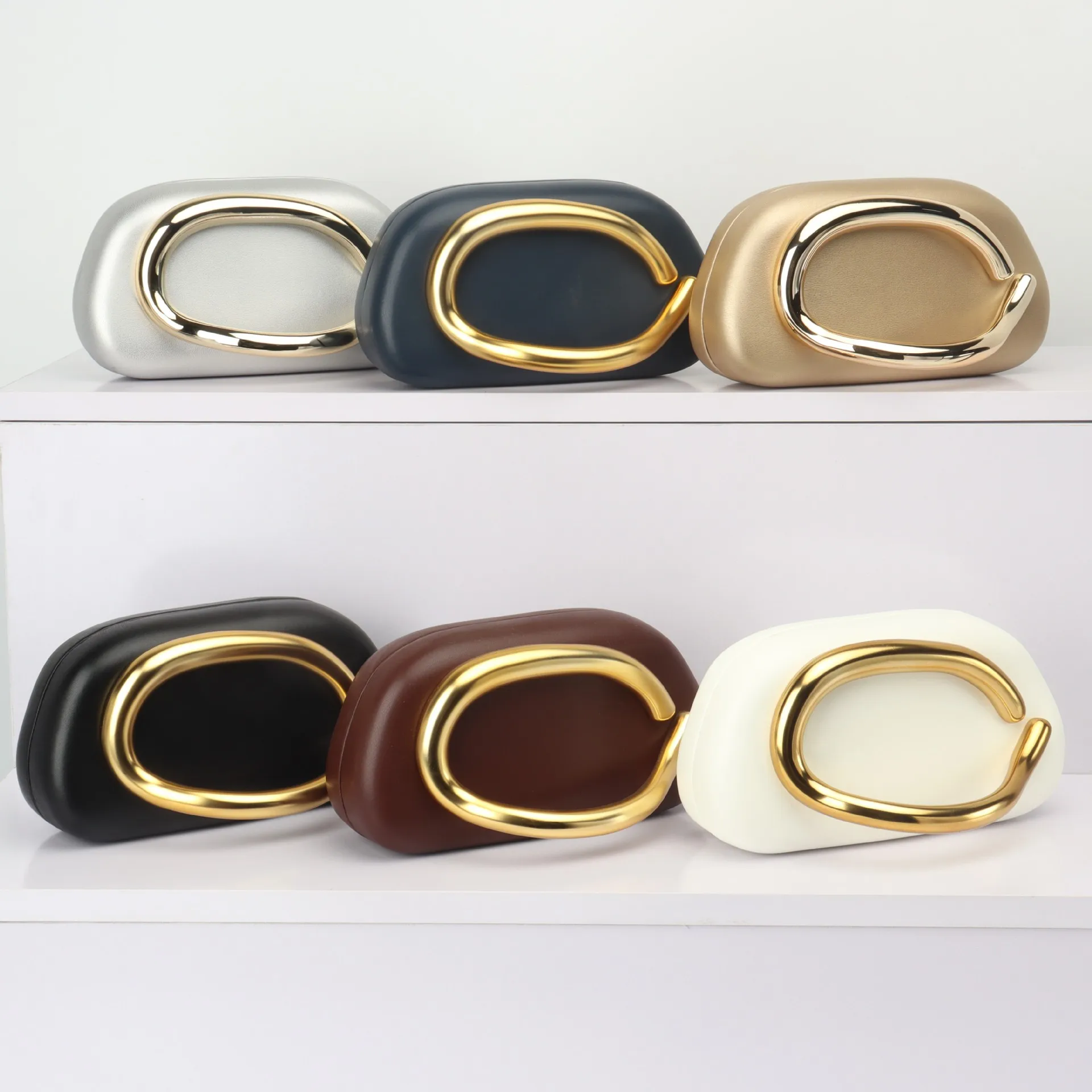 

Винтажный клатч на металлической цепочке 2025, минималистичная вечерняя сумка через плечо, элегантный ретро-кошелек через плечо для официальных мероприятий