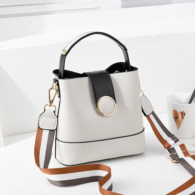

2025 New Fashion Handbag Women's Casual Versatile Flip Bag Light Luxury Women's Bag Classic Multi Functional Crossbody Bag