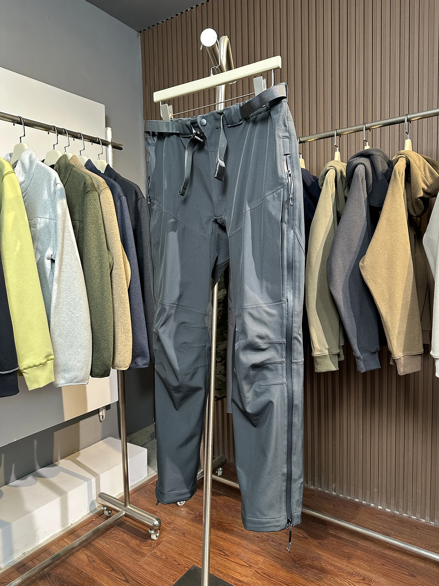 

Мужские уличные повседневные брюки с ветрозащитной и водоотталкивающей пропиткой, на флисовой подкладке, с боковыми карманами на молнии, прямого кроя, в американском стиле