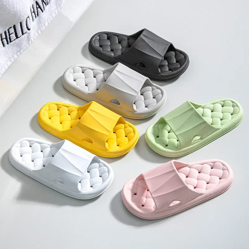 

PVC Bathroom Men Non Slip Leak Water Holes Slippers Shoe Summer Indoor Living Room Women Casual Soft Soled Flip Flops Slipper