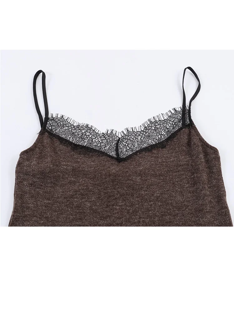 Damska bluzka na ramiączkach z dekoltem w serek, koronkowymi zdobieniami, gładka, krótka, seksowna, bez rękawów, z odkrytymi plecami, idealna na lato, w 2 kolorach.