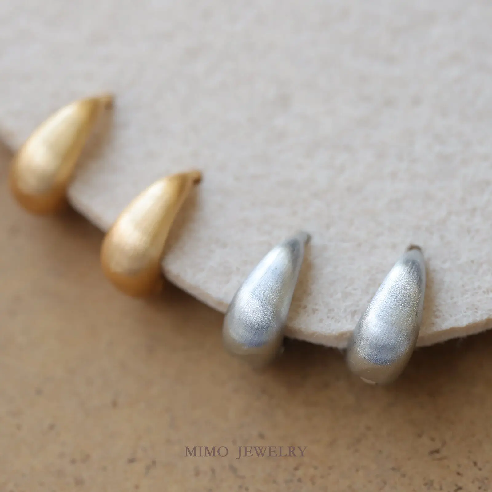 

Copper Plated Real Gold Girls Ins Cold Wind Brushed Texture Water Drop Ear Buckle Earrings