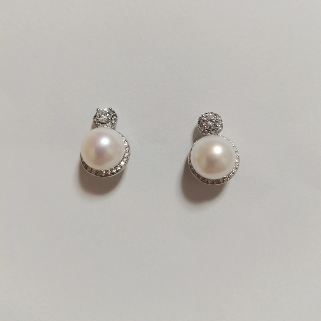 Classic 925 Sterling Silver Plated Vintage Freshwater Glare Pearl Stud Earrings