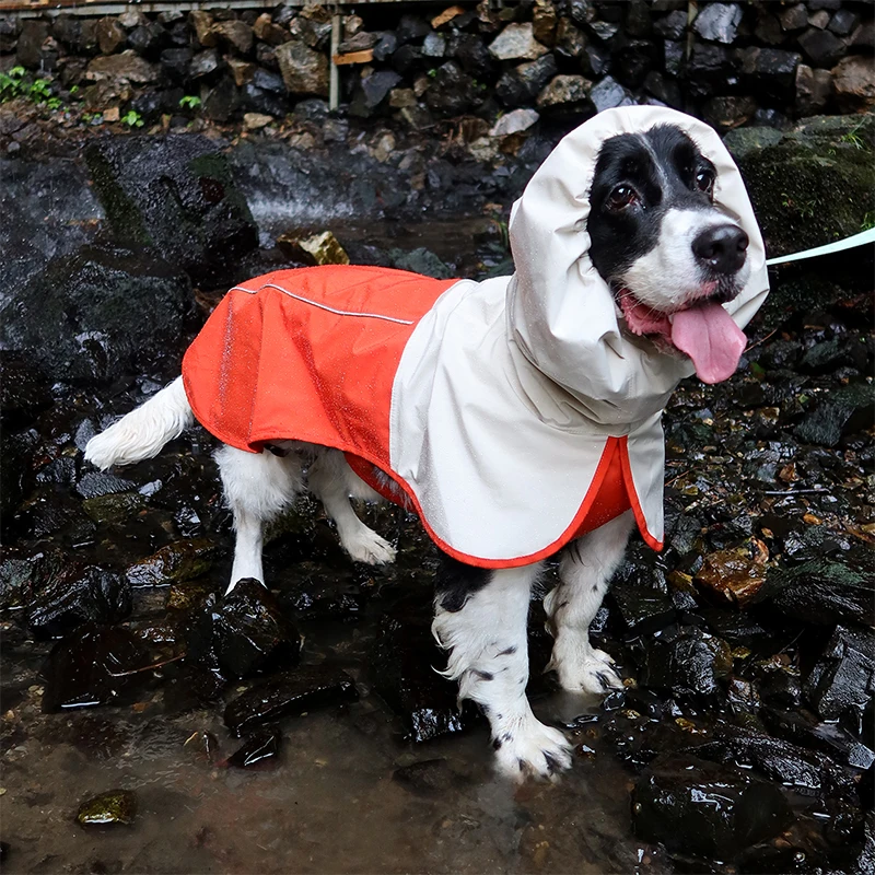 

High Quality New Dog Raincoat Jacket Luxury Hardshell Waterproof Punch Warm Windproof Split Cape Solid Classic Simple Design
