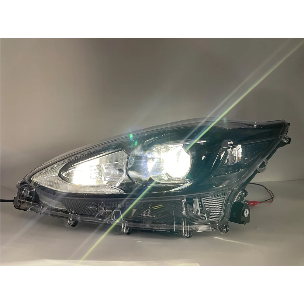 

A Pair Car Headlights for Toyota Aqua 2017 2018 NHP10 1NZFXE 81130-52M10 81170-52M10 LED Projector Headlights DRL