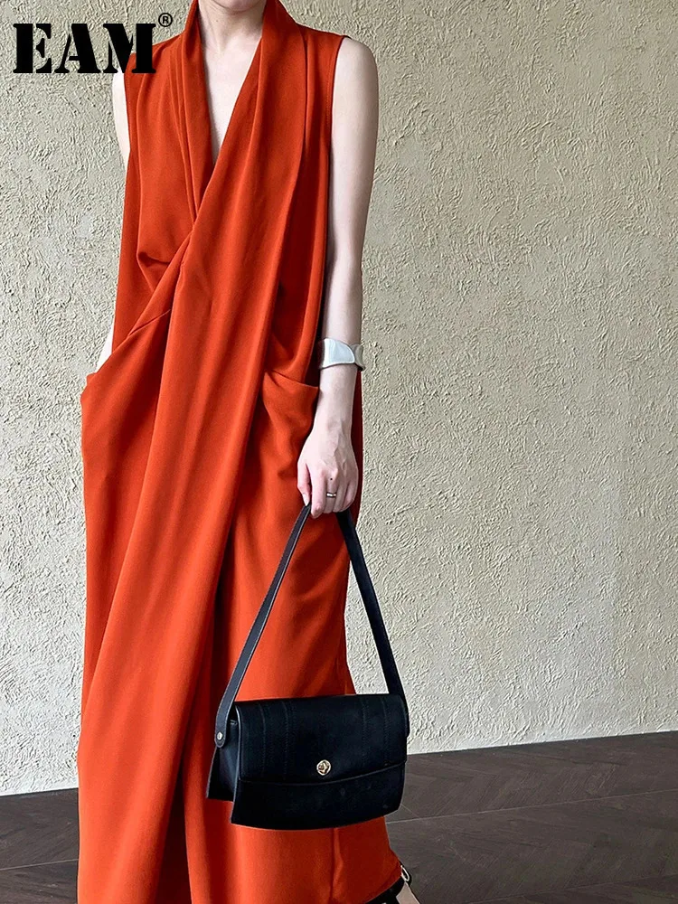 

[EAM] Women Orange Pocket Knot Elegant Long Big Size Dress New V-Neck Sleeveless Fashion Tide Spring Summer 2024 1DH6380