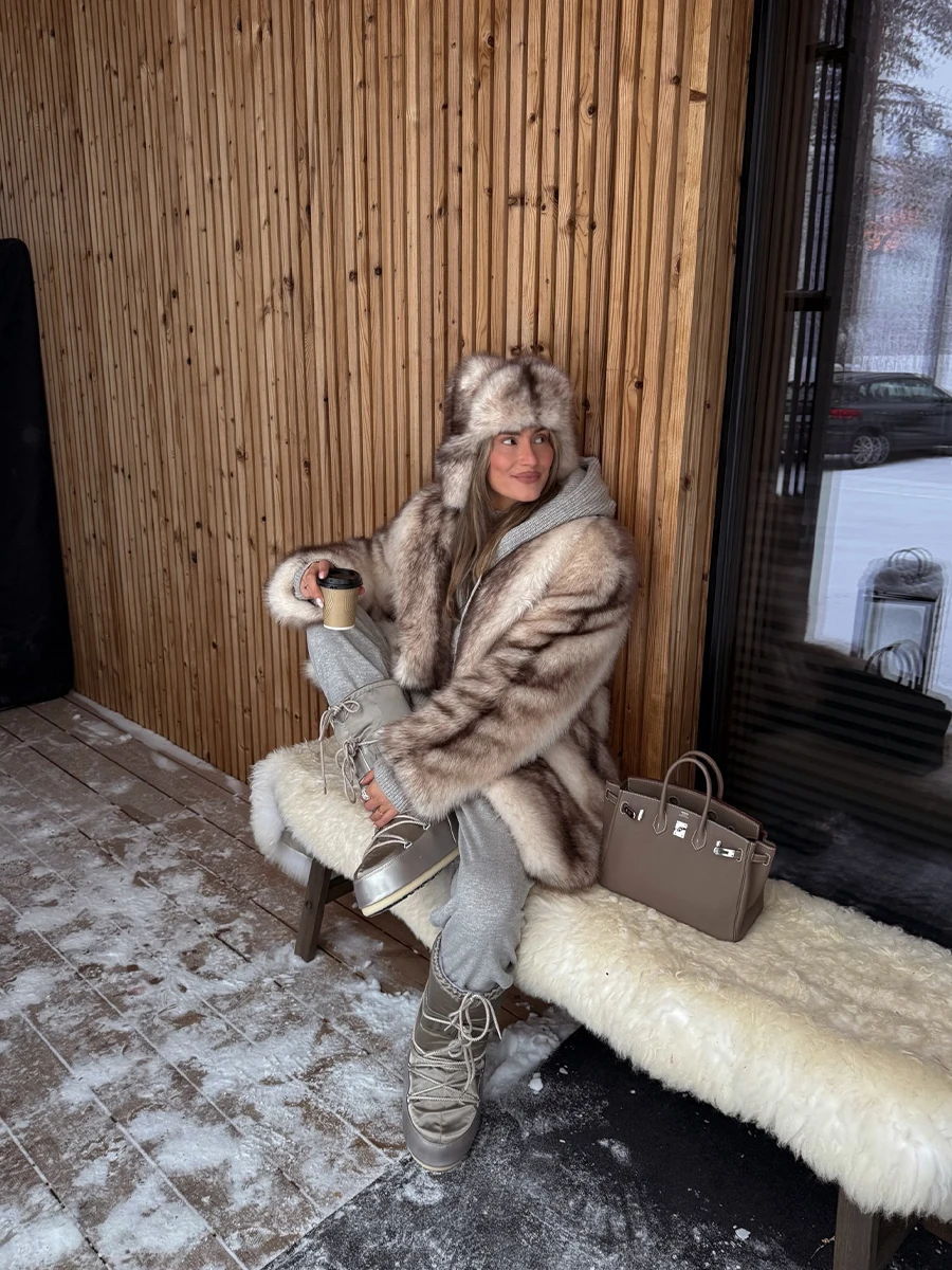 Women Chic Vibes Stylish Faux Fur Coat in White Stripes Fashion Iconic Plush Outwear Outfit Inspiration for Cozy Nights Out