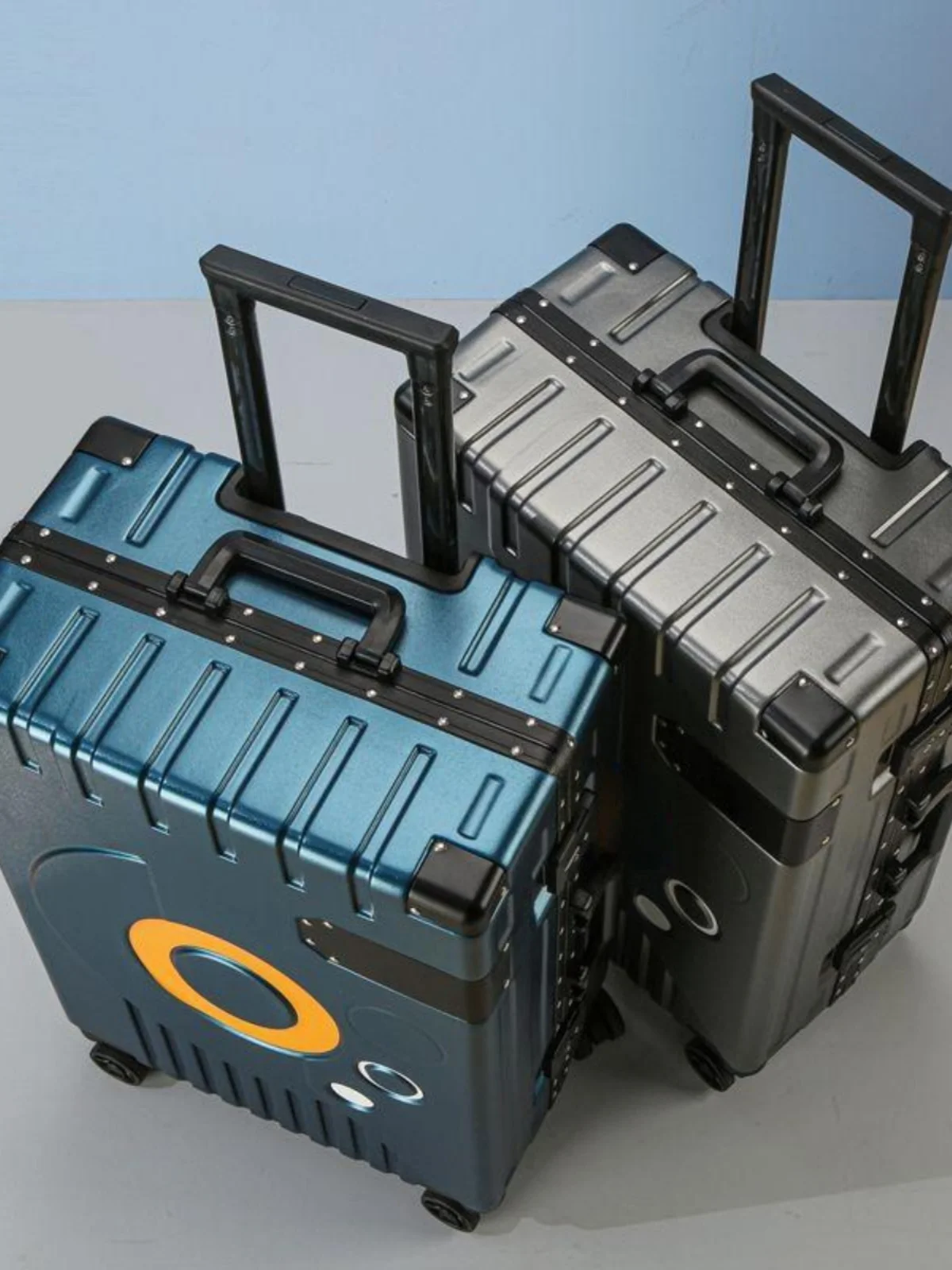 valise-de-voyage-en-aluminium-banks-kangaroo-cadre-renforce-roues-silencieuses-serrure-a-combinaison-durable-grande-capacite