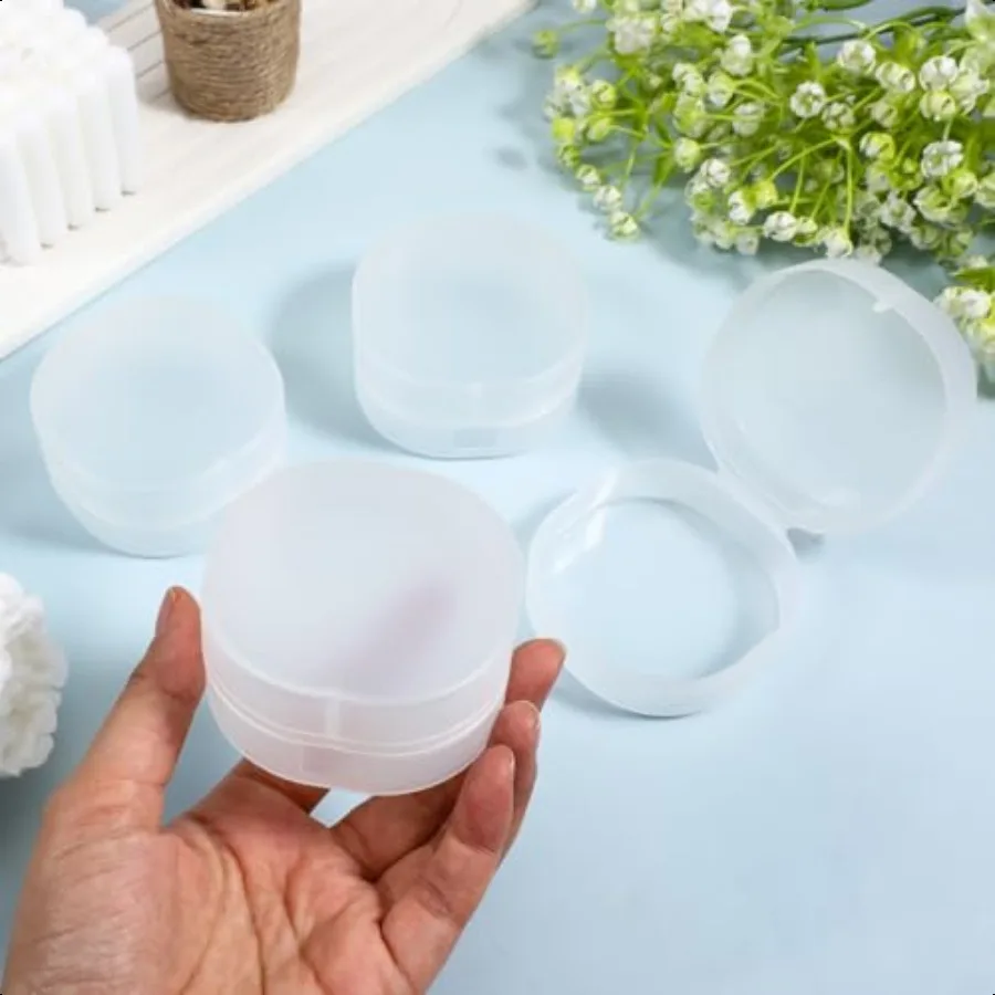 4 個のプラスチック化粧品コットンラウンドホルダーポータブルラウンドメイクアップスポンジホルダー旅行用密封化粧品パッドホルダー C に適しています