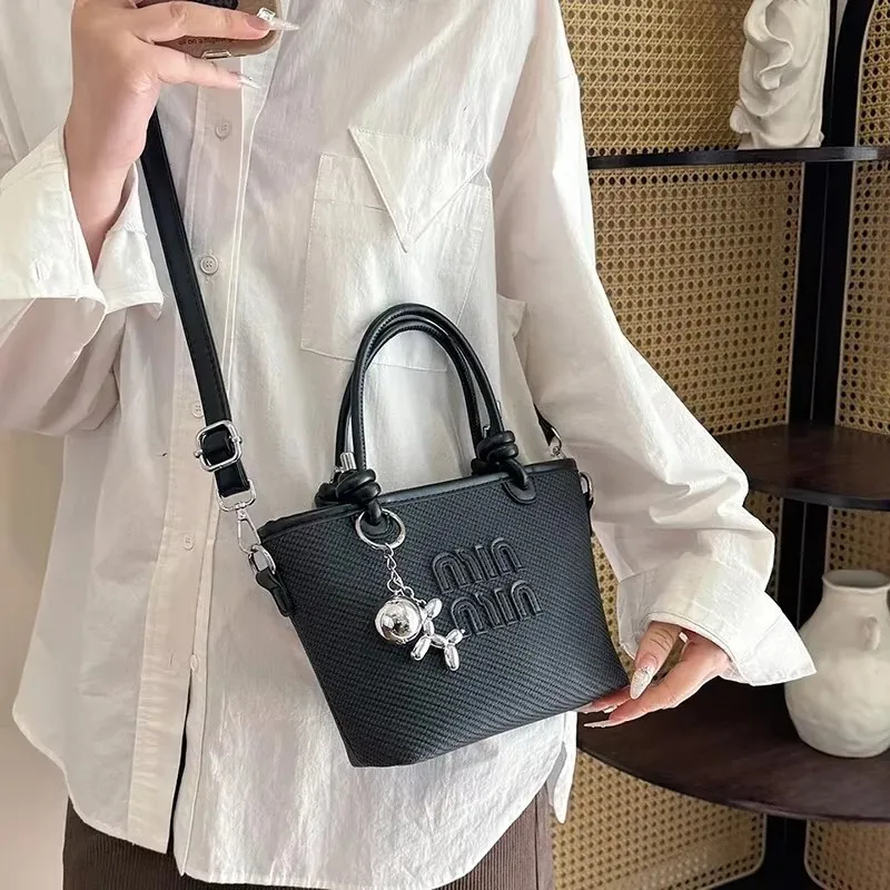 

Chic Parisian-Inspired Crossbody Bag Vintage Letter Logo Design Textured Leather Satchel Minimalist Commuter Essential