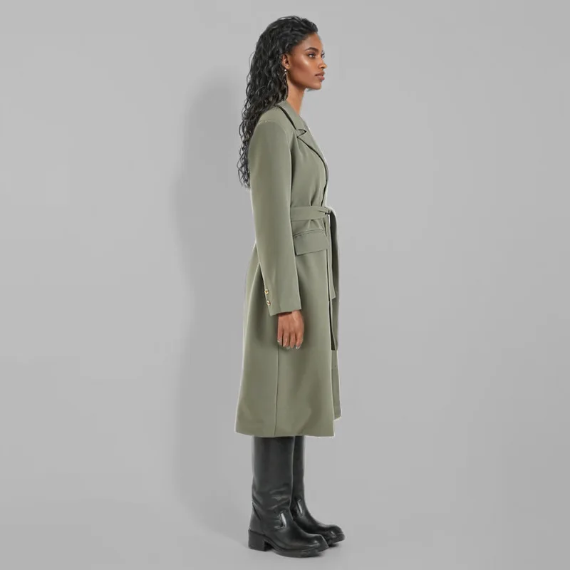 2025 design retro green trench coat women's belt strap long coat asymmetrical bevelled breasted long coat