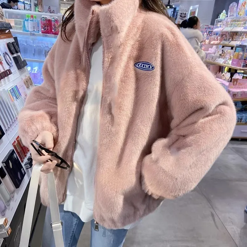 

Женская зимняя теплая куртка из искусственного меха 2025 года, укороченное однотонное пальто большого размера с воротником-стойкой и молнией, утепленная пушистая верхняя одежда из шерпа
