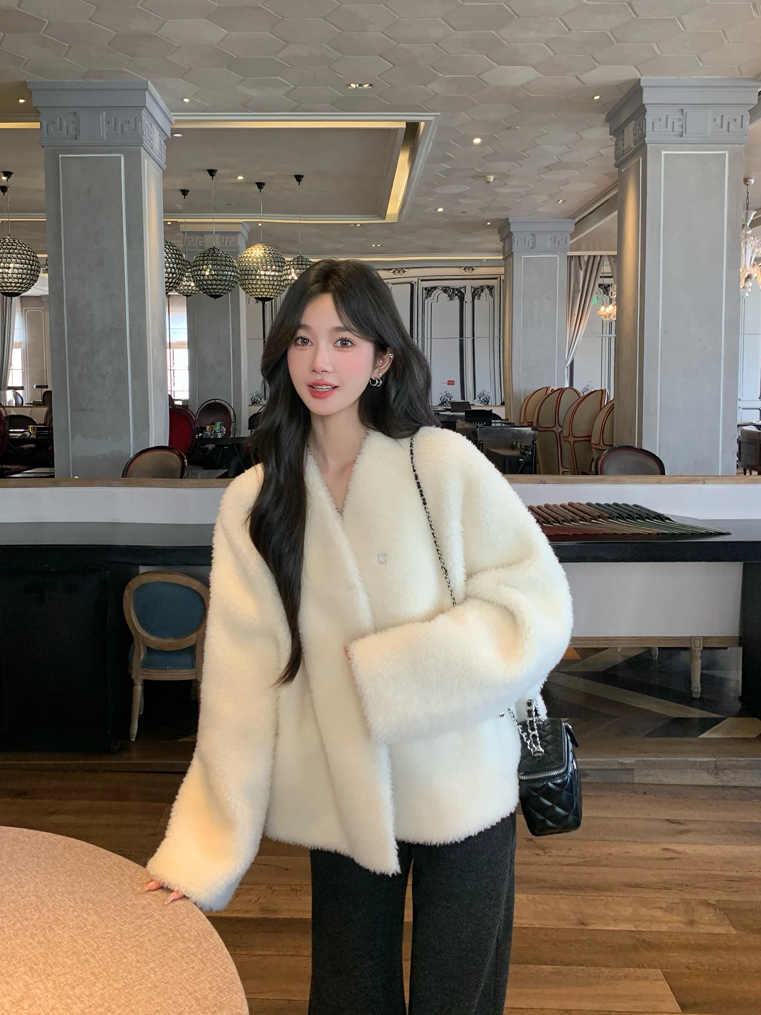 

LM Young Artistic Lamb Fur Jaet Women's ort Inteated Leather Fur Coat Comfortable Warm Winter Faion Outerwear