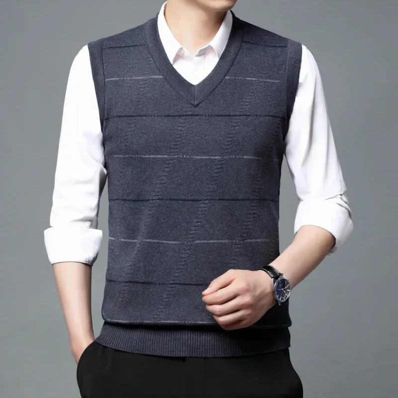 New Men's V-Neck Sleeveless Vest Classic Business Gentleman Knitwear Sweater Waistcoat Tops