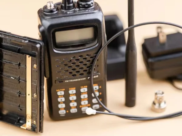 Yaesu FT-60R FT-65R ثنائي النطاق 144/430 ميجا هرتز جهاز إرسال واستقبال FM محمول أجهزة الراديو MH36 DTMF Mic Ham راديو لاسلكي تخاطب مع الأدلة