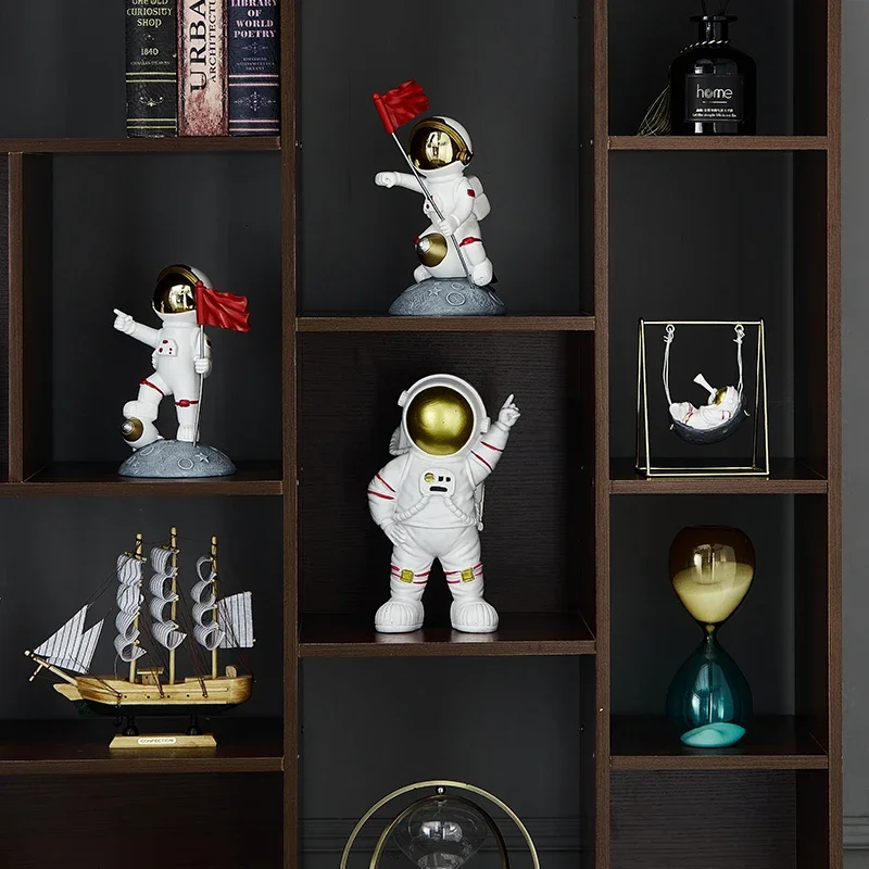 Modern Style Resin Astronaut Figure Statue Figurine Spaceman Sculpture Home Desktop Decor Model For Kids Interesting Gift