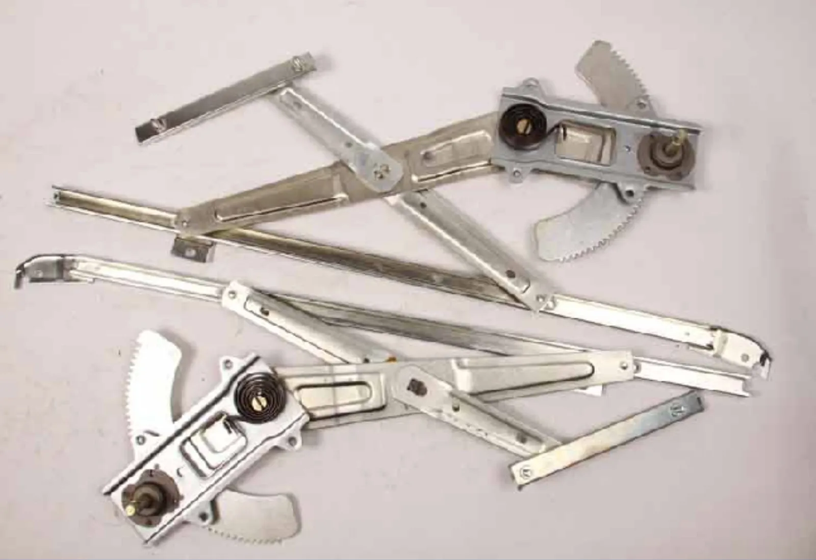 

FIT FOR ISUZU FRR FVR FTR TRUCK WINDOW GLASS LIFTING BRACKET