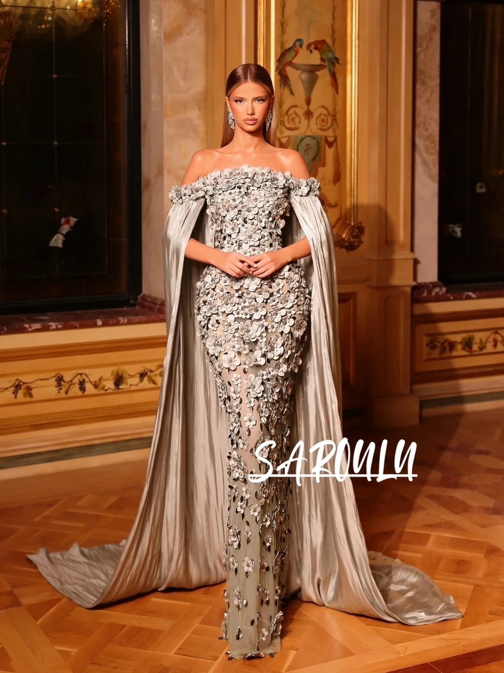 

Новейшее роскошное серебристо-серое вечернее платье с открытыми плечами и 3D цветочной накидкой, красивое платье для выпускного вечера с кристаллами, официальное великолепное платье для красной дорожки