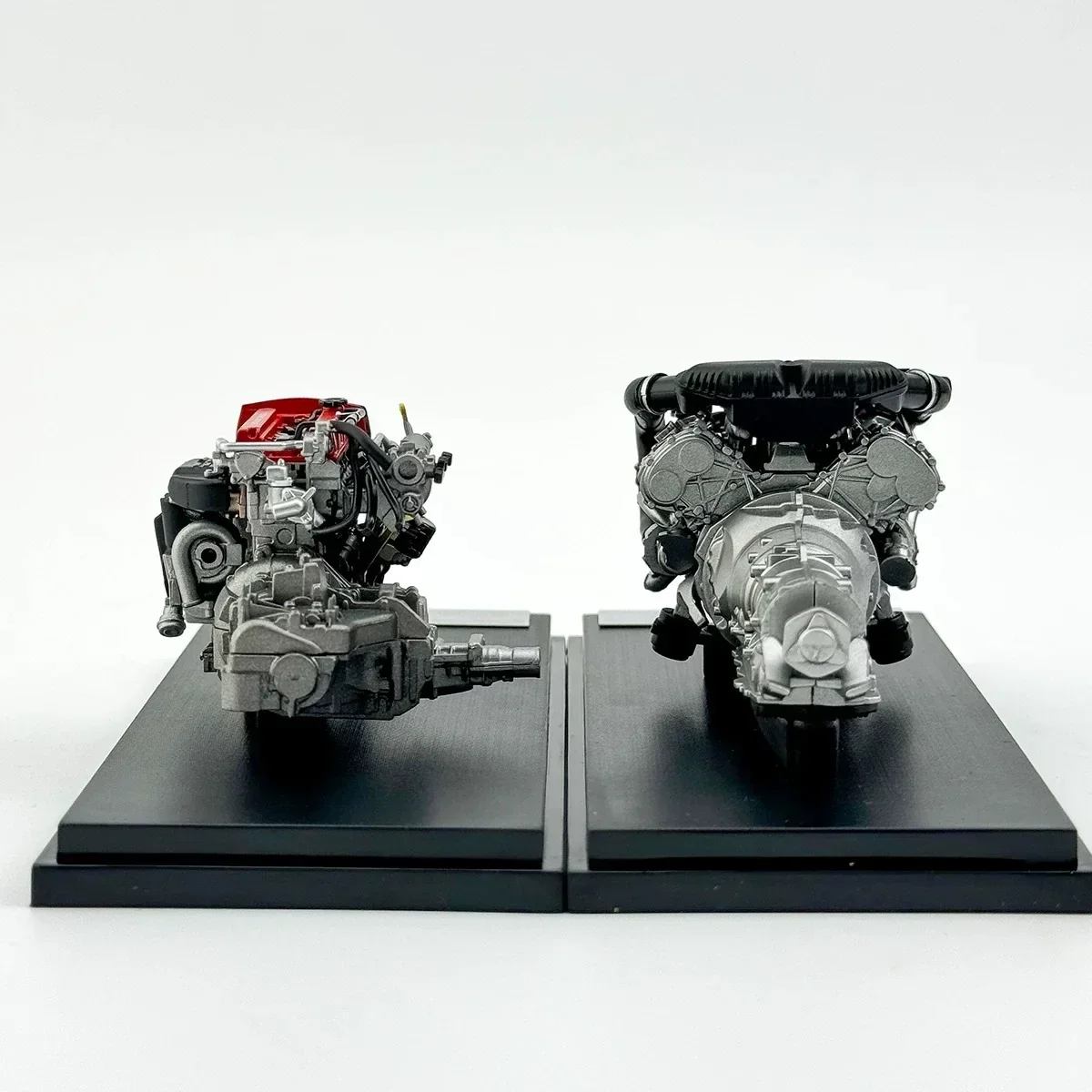 B-M MH MOTORHELIX 1:18 Alfa Romeo & Mitsubishi EVO fourth generation static engine model