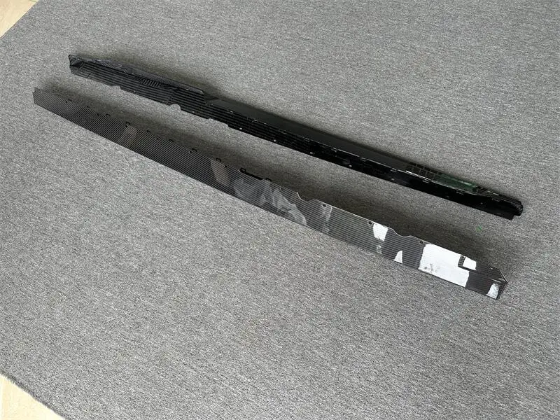 

For Audi R8 Carbon Fiber V Style Side Skirt Body Kit Audi R8 2019-2023 Carbon Fiber Side Skirt