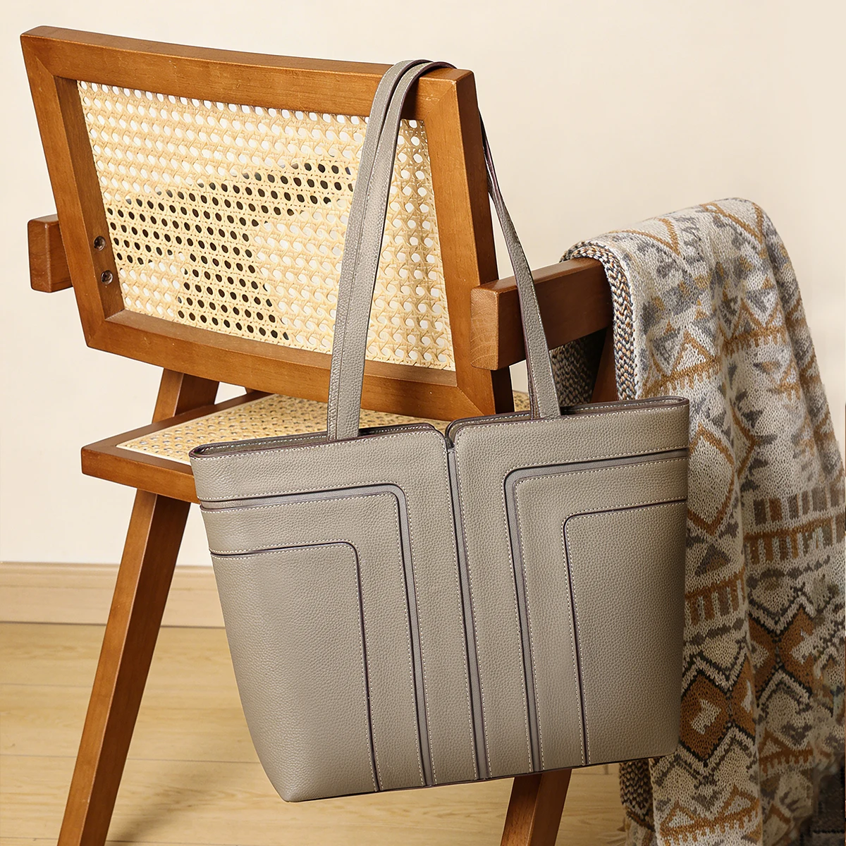 sac-a-main-pour-femme-en-cuir-veritable-de-premiere-qualite-grand-format-pour-les-trajets-quotidiens-style-luxe-leger-automne-hiver-2026-sac-a-bandouliere-en-cuir-de-vachette-texture-sac-fourre-tout