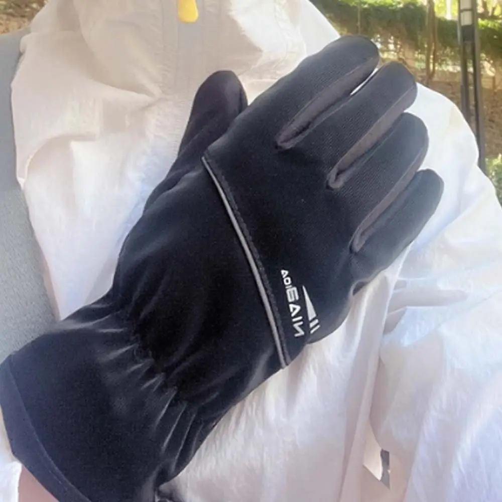 قفازات ناعمة مضادة للبرد تعمل باللمس زخرفة الحروف قفازات سميكة على الطراز الكوري قفازات أصابع شتوية أكثر دفئًا في الهواء الطلق