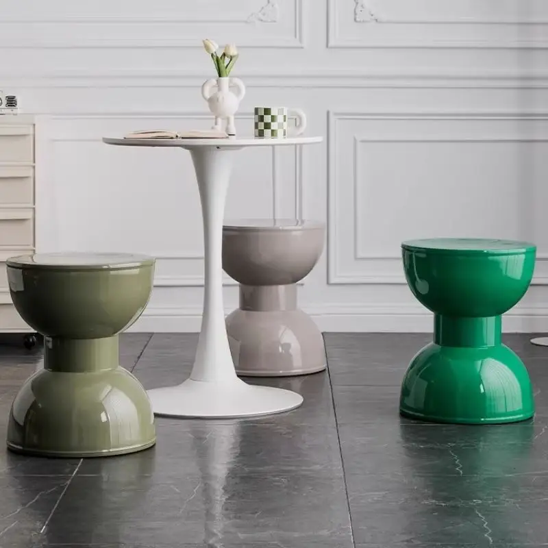 

Скандинавский кремовый пластиковый низкий табурет, простой современный османский стул для гостиной, спальни, смены обуви, бытовой диван, небольшая мебель