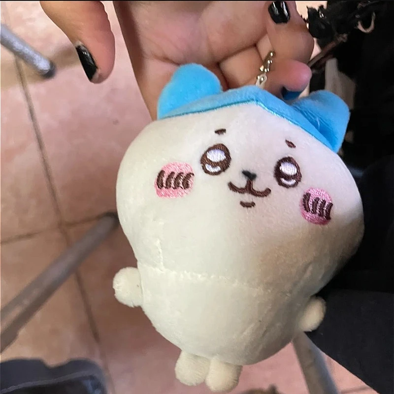 Nuevo llavero de dibujos animados de Chiikawa, colgante de felpa Kawaii Hachiware, muñeca Usagi, bolso escolar, accesorios colgantes, juguetes para niños, regalos