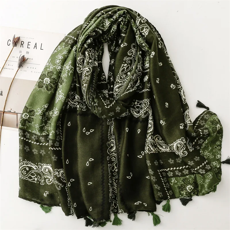 2024 Paisley Floral Tassel Cotton Scarf Breathable Viscose Shawl Winter Casual Sunscreen Travel Scarves Women Muslim Hijab Sjaal