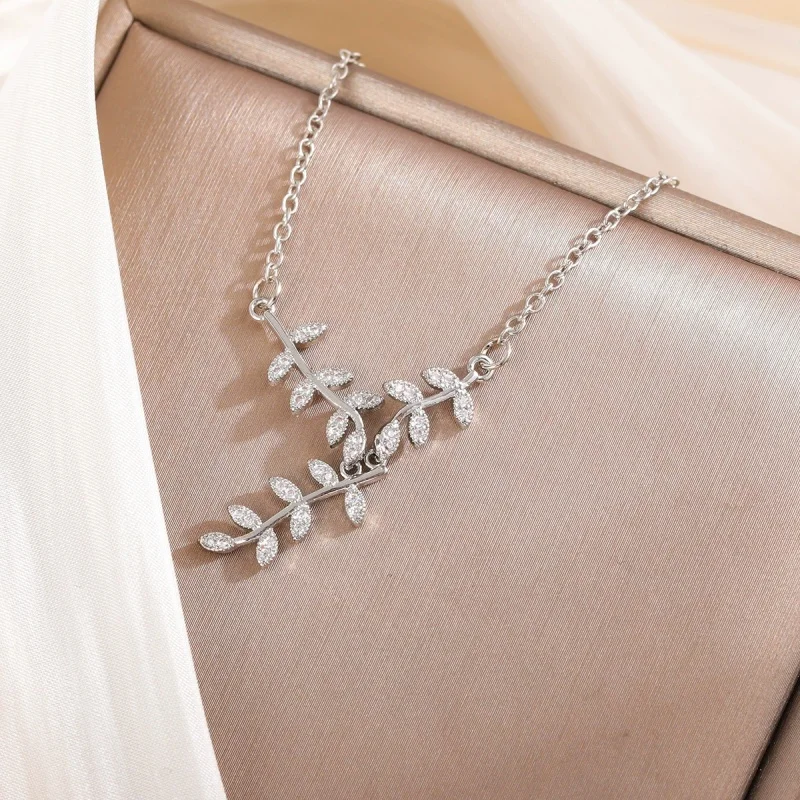 Uini Tail hot selling new 925 sterling silver fashionable leaf branch necklace sweet and exquisite countryside style accessory