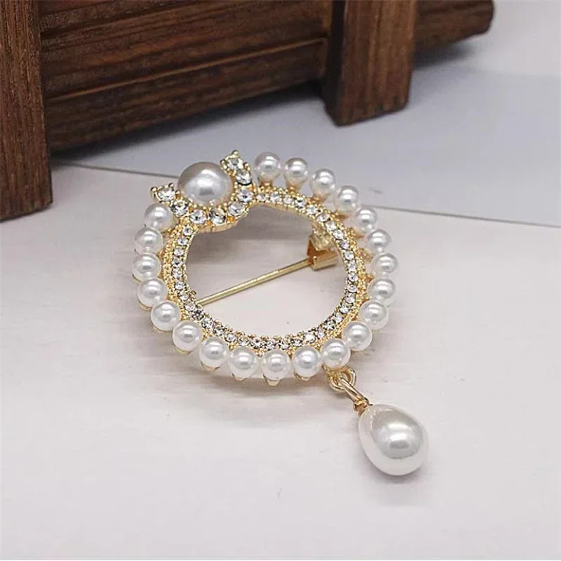 1Pc Exquisite Round Brooch for Women Fashion Rhinestone Geometry Brooches Pins Jewelry Accessories Party Gift 2026