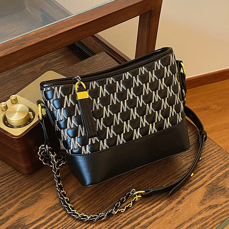 

Sweet Retro Crossbody Bag for Women - Chic Niche Trendy High-End Exquisite Design Suits Casual Fashionable Versatile Outfits