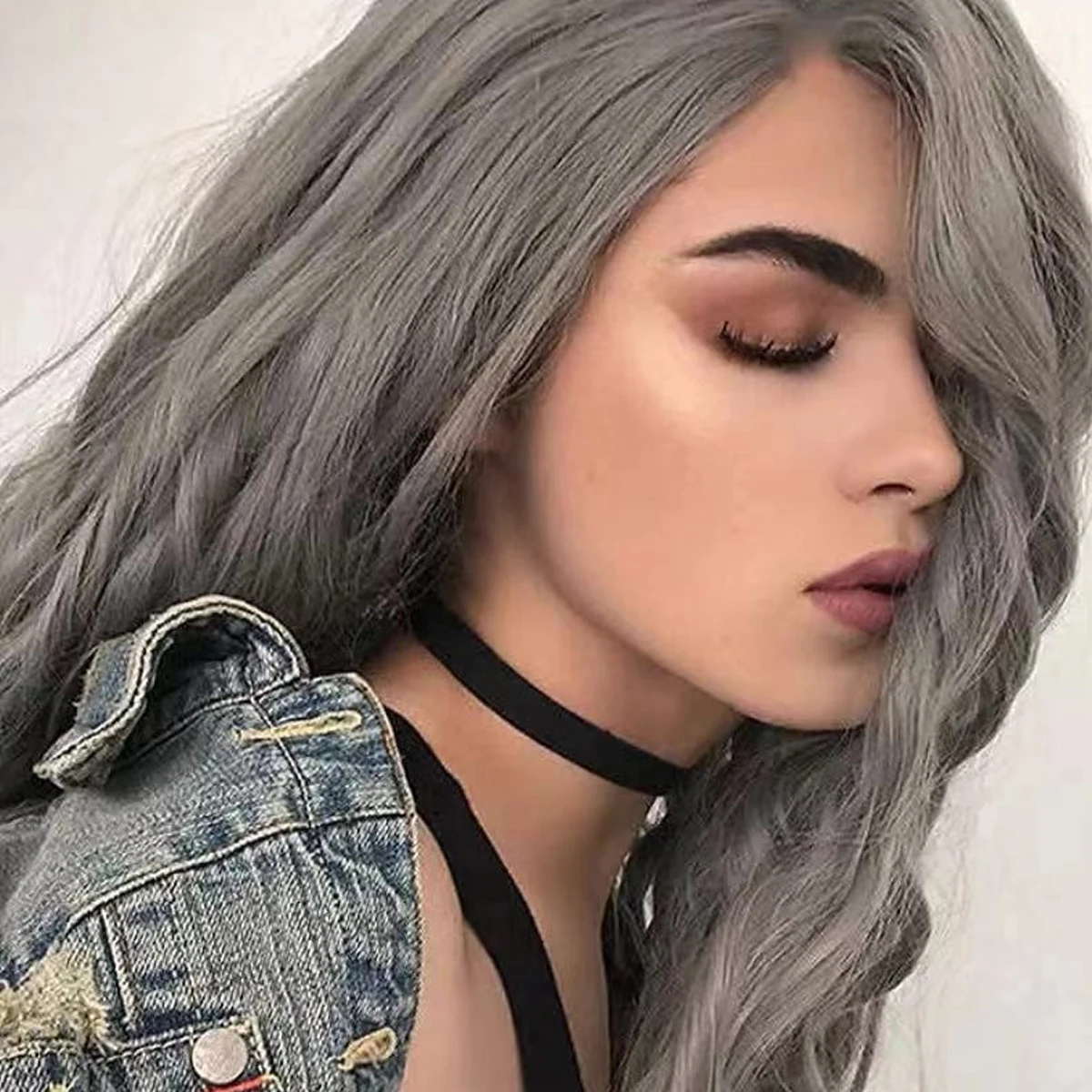 

Long Wavy Middle Part with No Bangs Synthetic Fiber Curly Fashion Women Party Cosplay Wig (Grey)