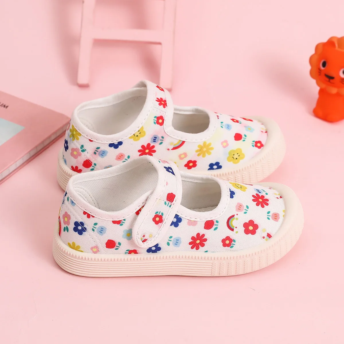 Modische, bequeme Freizeitsportschuhe für Mädchen, ideal für Frühling und Sommer, mit weicher Sohle, geeignet für den Innen- und Außenbereich, für Kindergartenkinder und für Campingausflüge. – Detail 2