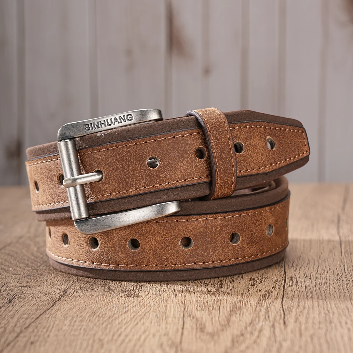BINHUANG - A 1-piece casual retro belt for men, with a workwear style. Featuring color-matching and patchwork techniques