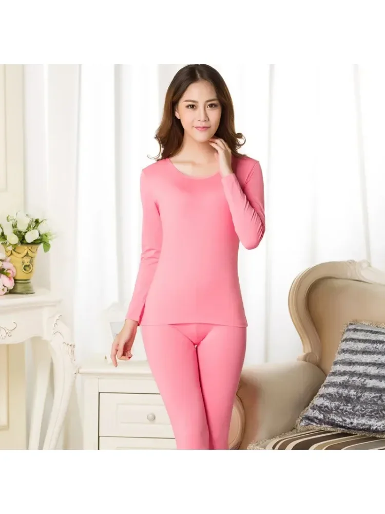 A complete set of thermal underwear with constant temperature and heating, suitable for women's clothing