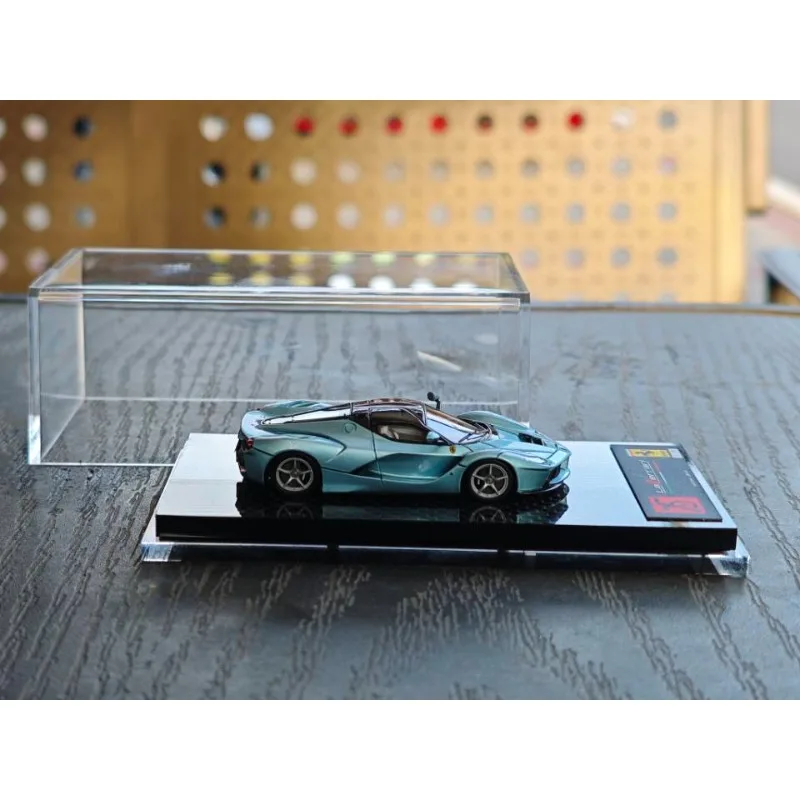 DMH 1/64 Yuema F150 base en fibre de carbone bleu glace modèle de voiture en résine de simulation moulée sous pression, jouet adulte à collectionner.