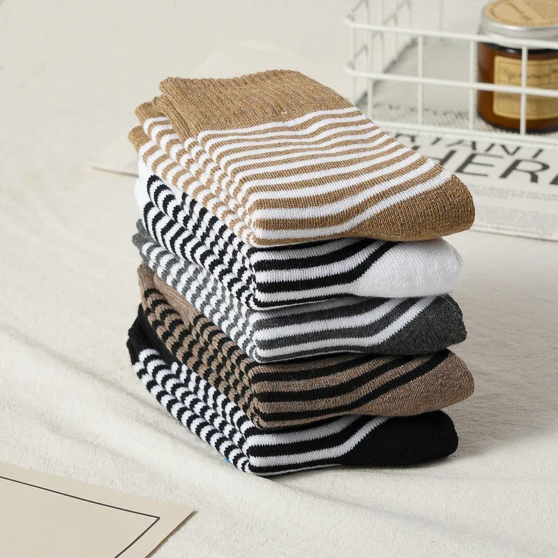 

3 пары осенне-зимних полосатых теплых плюшевых носков, женские простые полотенца до середины икры с цветными блоками в корейском стиле, универсальные носки-тапочки