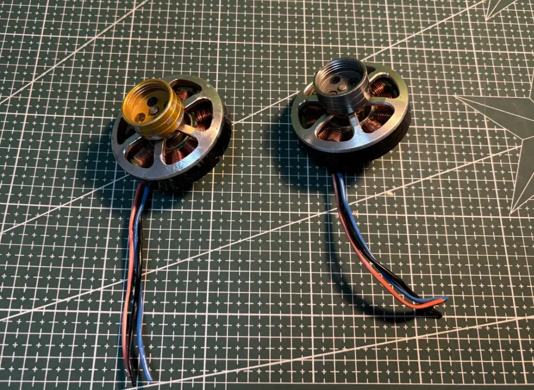 

Used 2PCS/ 1 Pair 5010 EEE 370KV MAD COMPONENTS Drone brushless Motor W/prop adapter for 15-17inch props multirotor Quadcopter