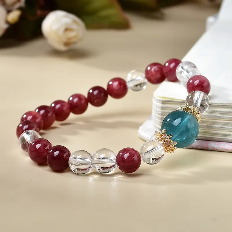 

Strawberry Crystal Green Fluorite Natural Crystal Bracelet Women's Light Luxury Fashion Lucky Bracelet Original Design