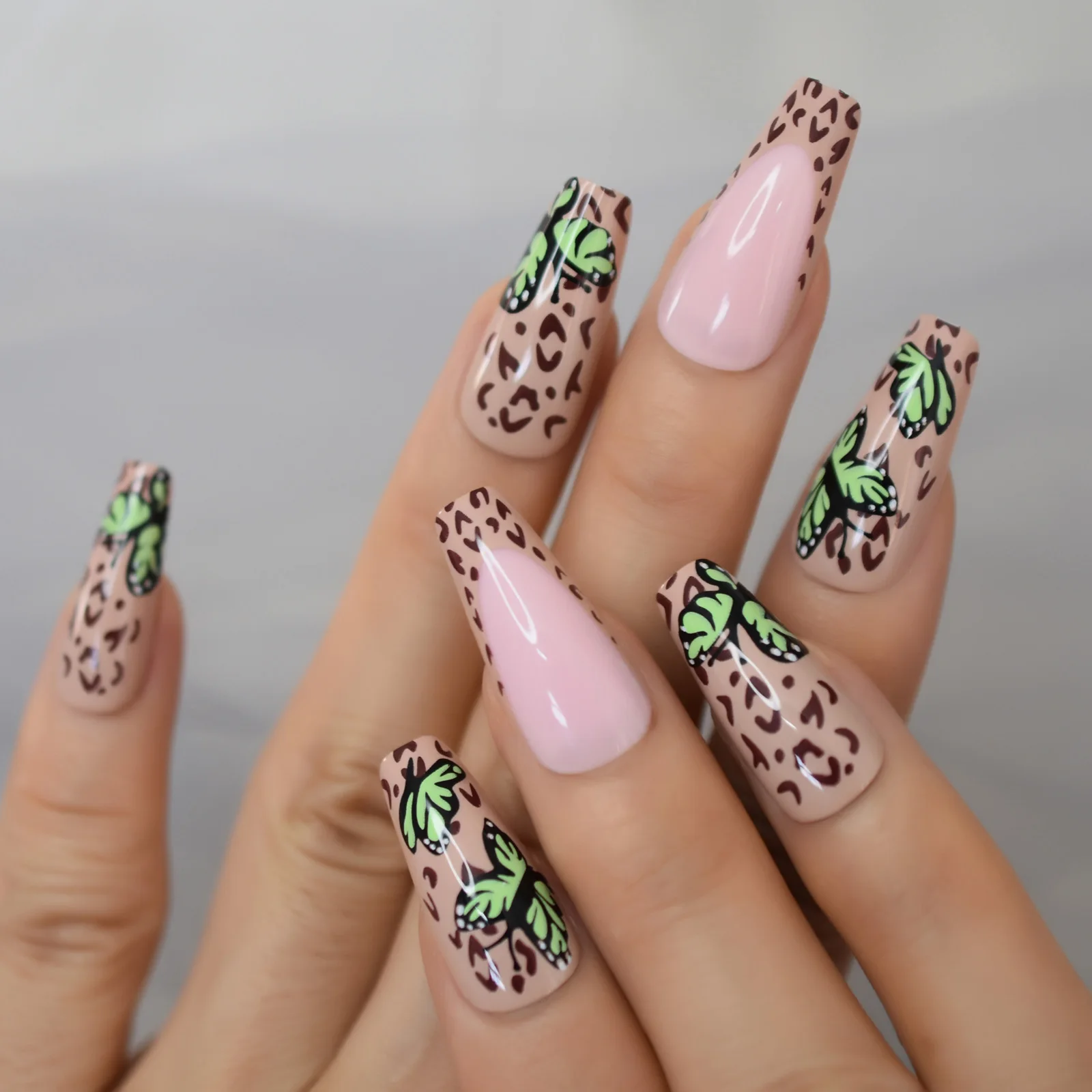 Doodskist Vlinderpers op nagels met ontwerp in lange lengte Ballerina Kunstnagels Set Europese en Amerikaanse Nail Art Tips Acryl