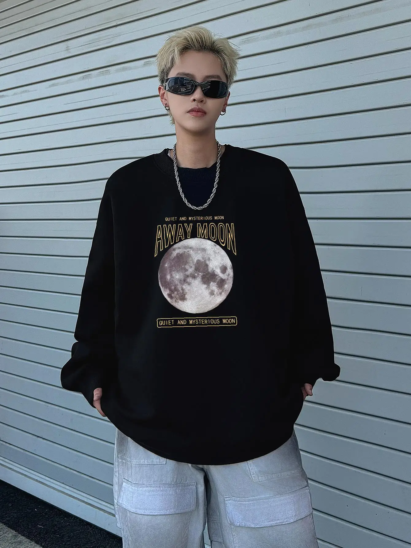 Away Moon Graphic Sweatshirts For Man Hip Hop Vintage Y2k Unisex Pullovers Fashion Loose Harajuku Male Drop Shoulder Hoodies