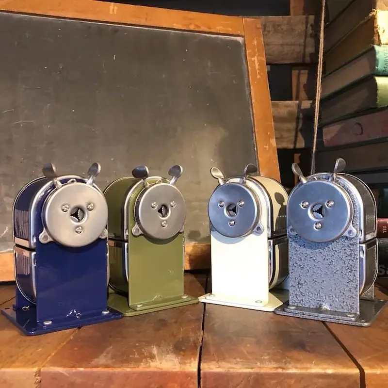 Retro All-Metal Sharpener Wooden Handle Hand-Cranked Shapper Pencil Sharpener