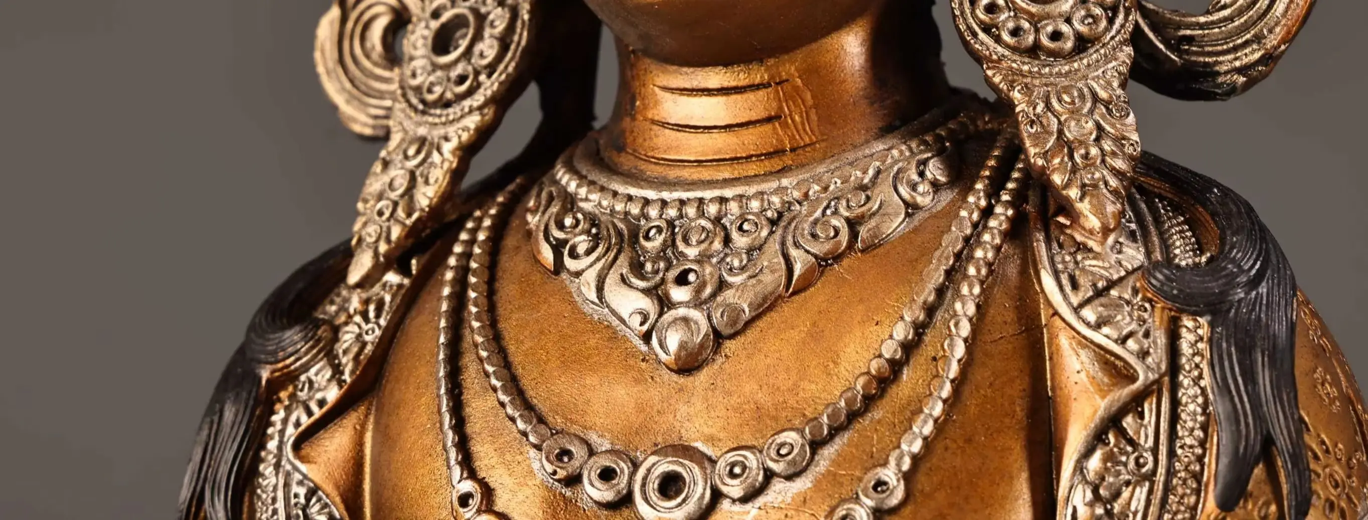 Old Bronze Gilded Silver Painted Amitayus Sitting Buddha Lotus Buddha  Terrace Longevity Amitabha Buddha Worship Hall