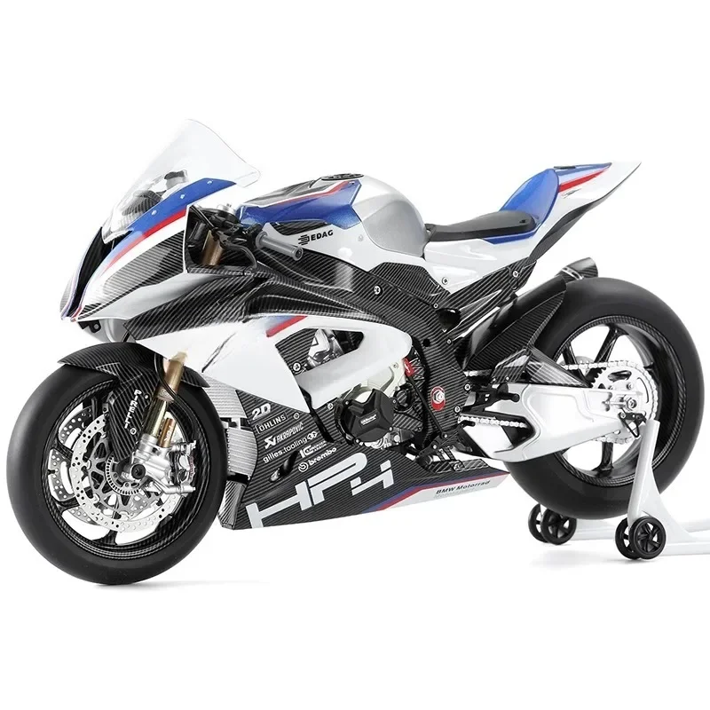 Assembled motorcycle, glue-free pre-colored version