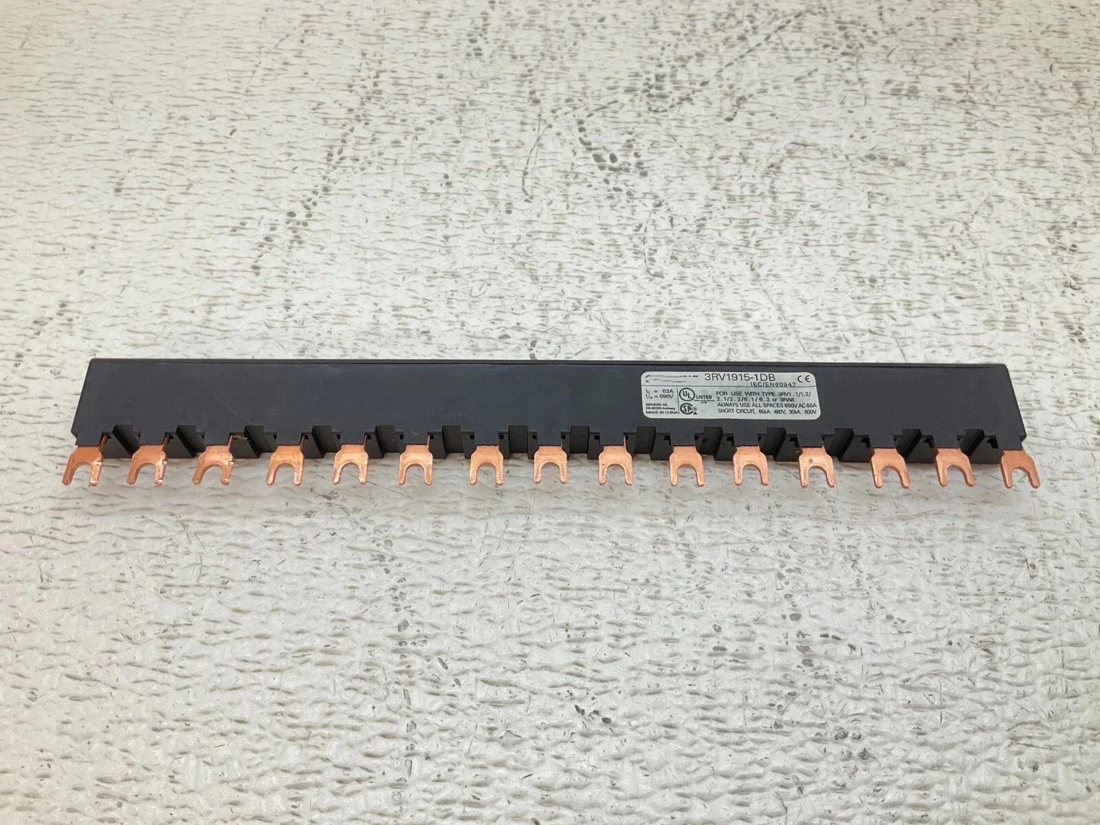 

3RV19151DB 3RV1915-1DB 3-phase busbars Modular spacing 45 mm for 5 switches Fork shape connections