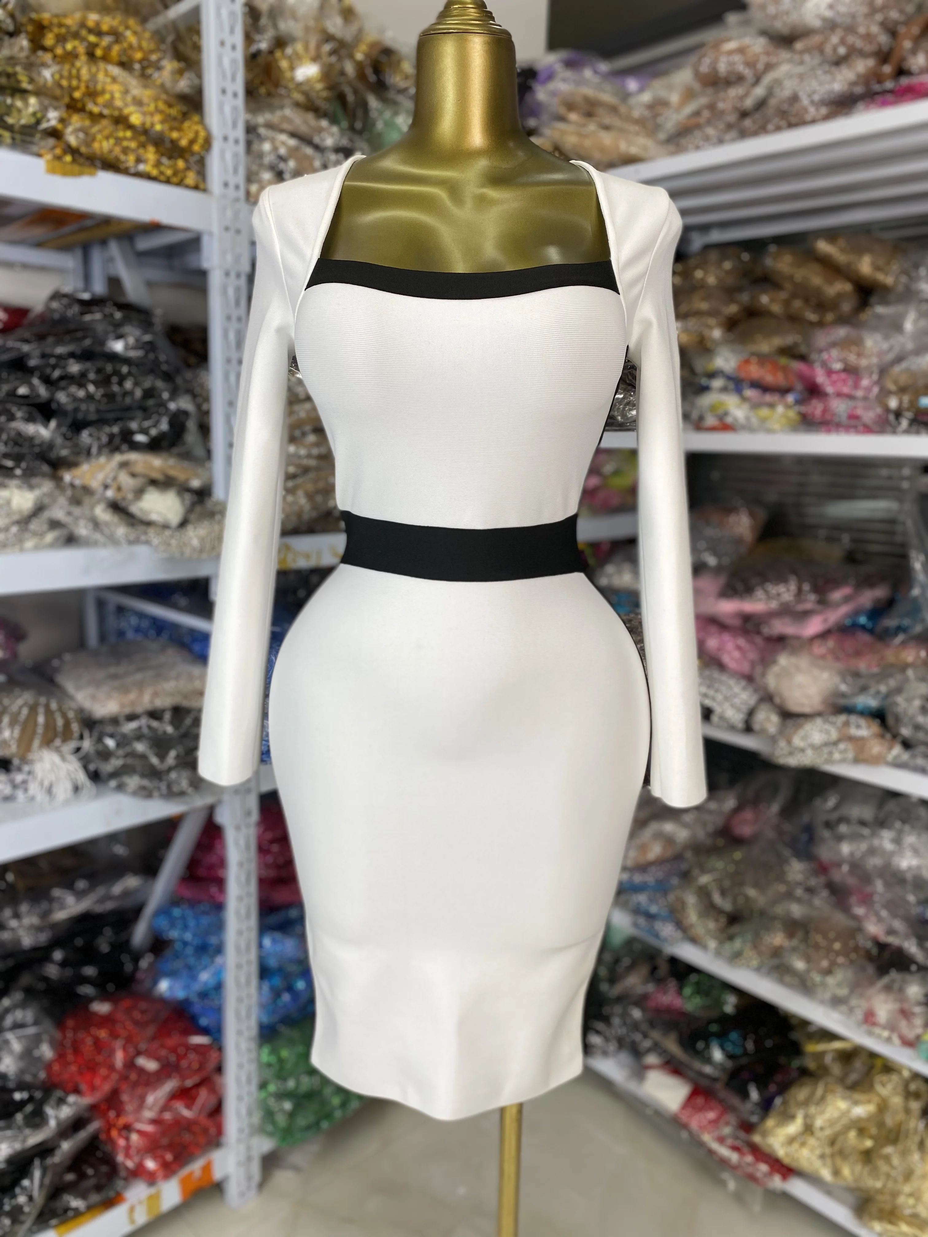 

Оптовая продажа с фабрики, женское белое бандажное платье, элегантное платье с длинным рукавом и квадратным воротником длиной до колена, вечернее платье, офисная женская одежда