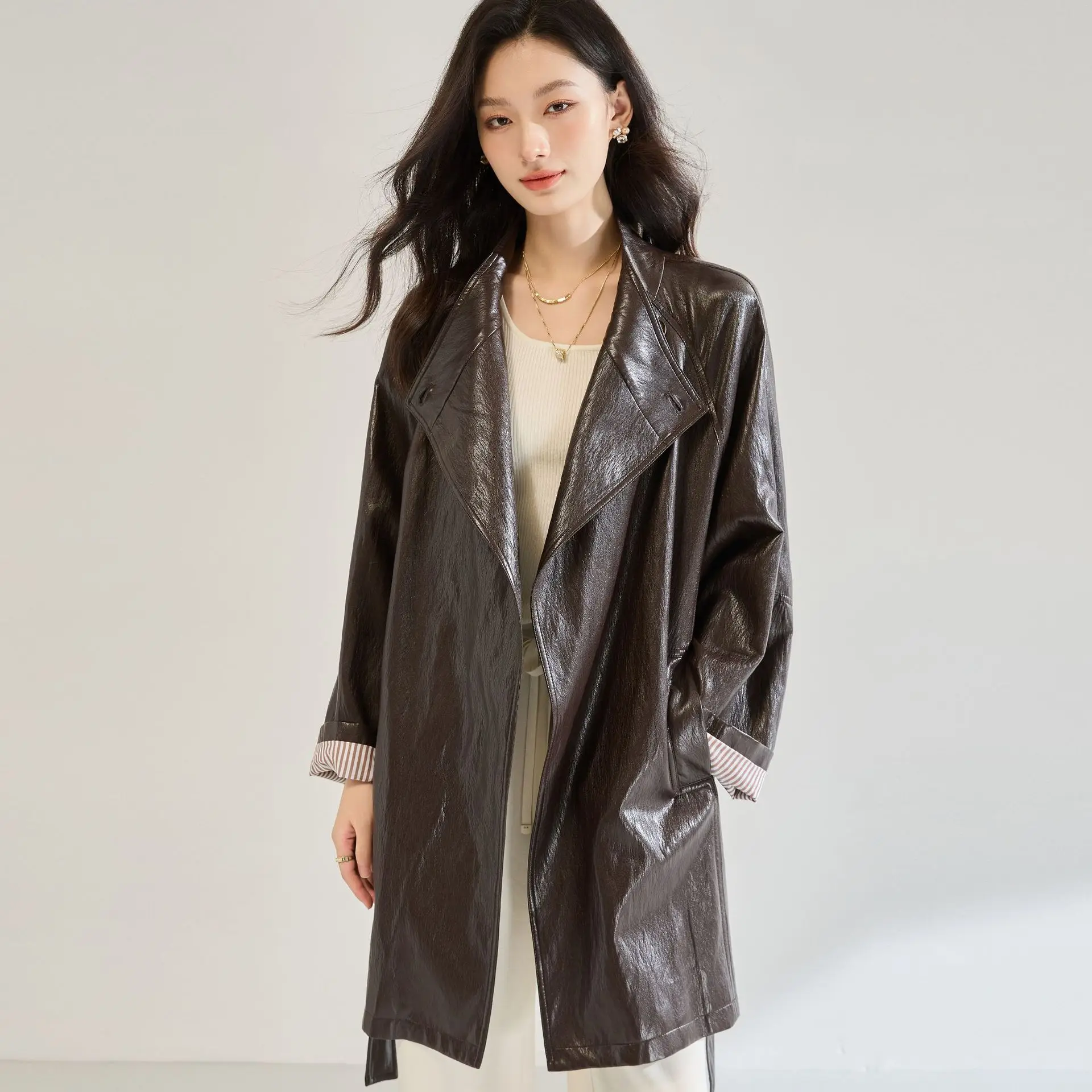 

Autumn Imitation Leather PU Coats Metallic Luster Protein Pleated Texture Jacket Brown Stand-up Collar Street Hipsters Lace-up