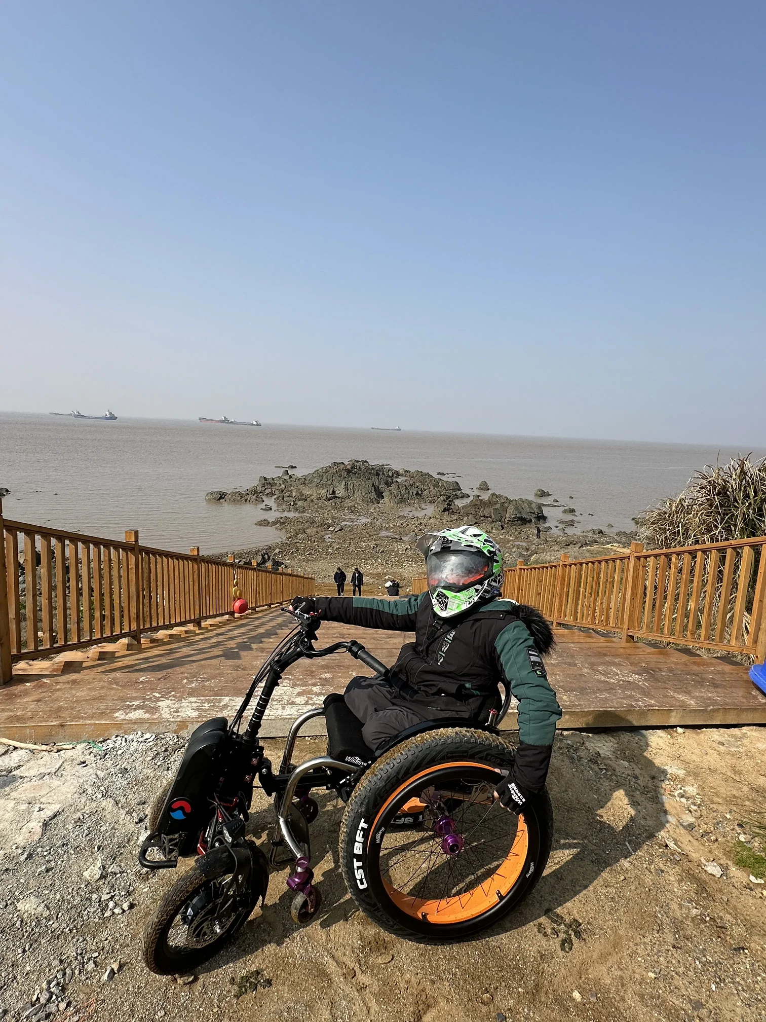 وصلتان جانبيتين ورابط متوسط برأس كرسي متحرك مزدوج العجلات مقاس 14 بوصة عجلة القيادة دون عوائق على الطرق الجبلية على الشواطئ-BZ-WZQQ8