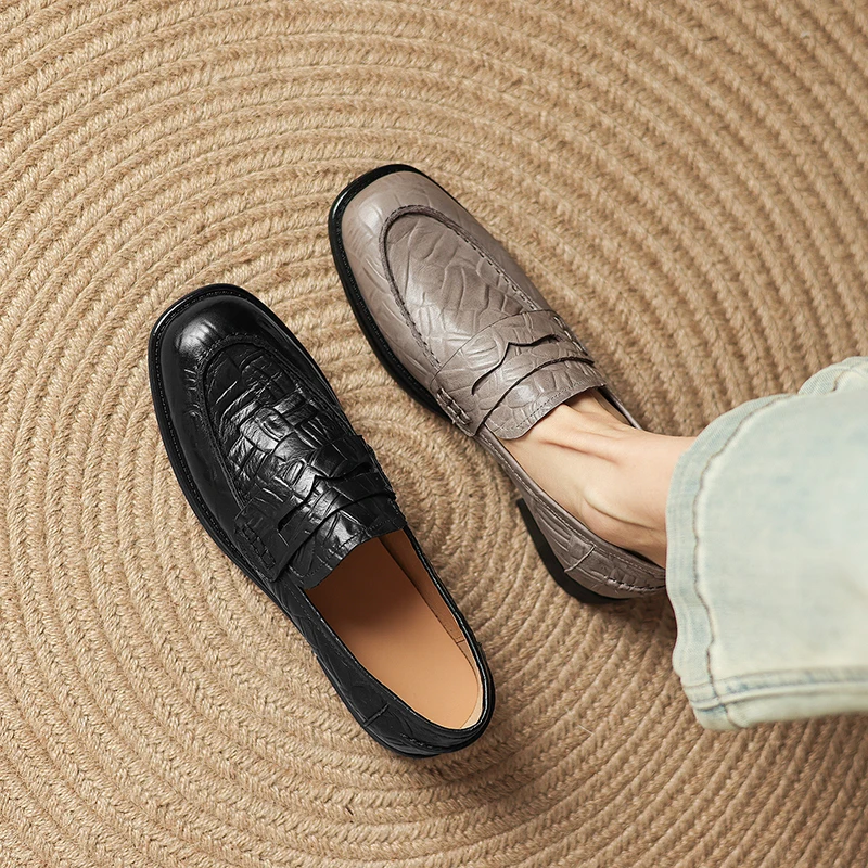 2026 new spring autumn women pumps natural leather 22-25cm Embossed cowhide+pigskin round toe women shoes fashion loafers